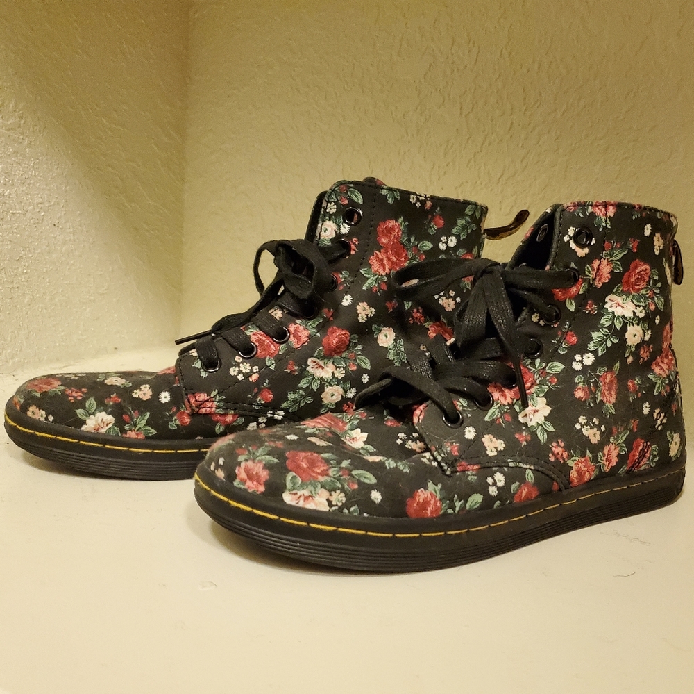 Floral canvas dr. martens
